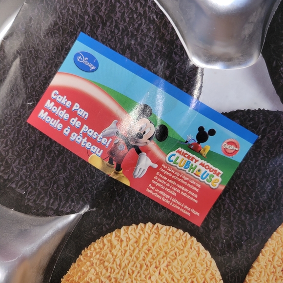 Wilton mickey face cake pan - Picture 2 of 5